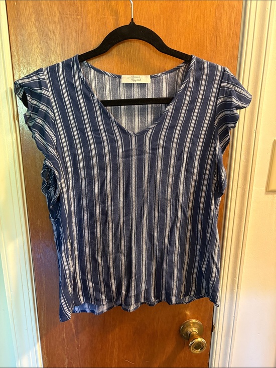 Beacon Apparel Tops - Navy Vertical Stripe V-Neck Short Sleeve Top